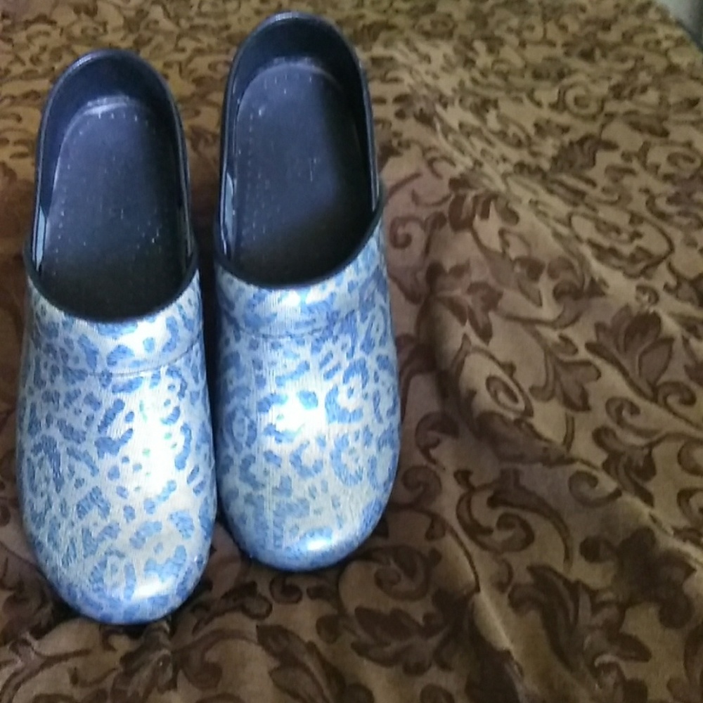 Clogs